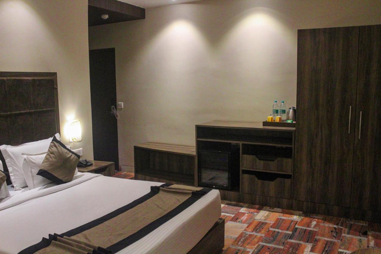 I-Towne' - A Unit Of Hotel Shivam International Deoghar Kültér fotó